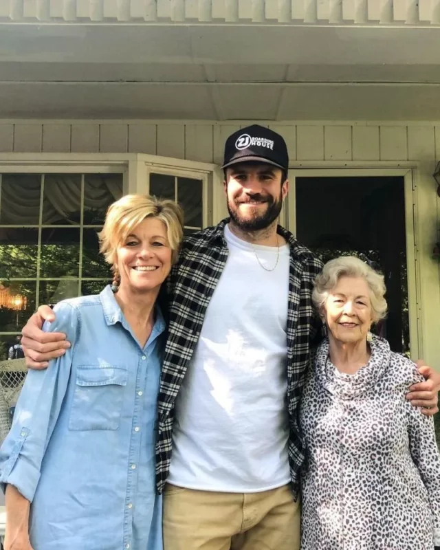 1731076669 566 Sam Hunt measurements bio height weight shoe size.webp