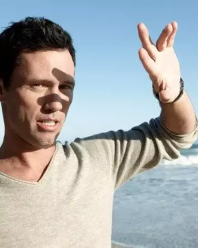 1731384217 593 Jeffrey Donovan measurements bio heightweight shoe size.webp