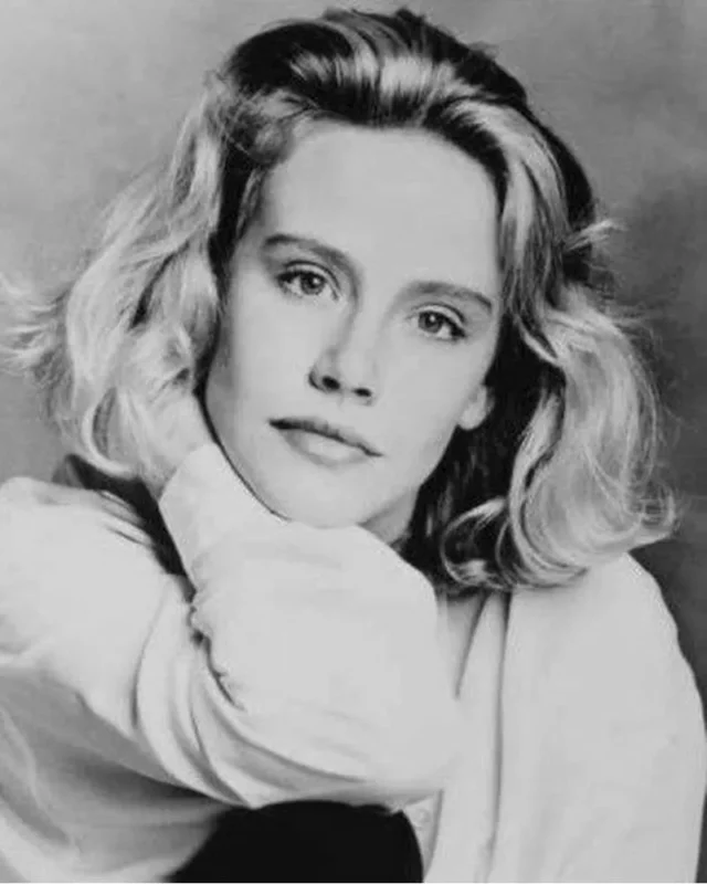 1731413468 27 Amanda Peterson measurements bio height weight shoe and bra size.webp