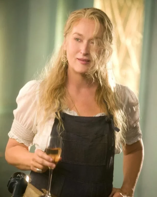 1731445707 159 Meryl Streep measurements bio height weight shoe and bra size.webp
