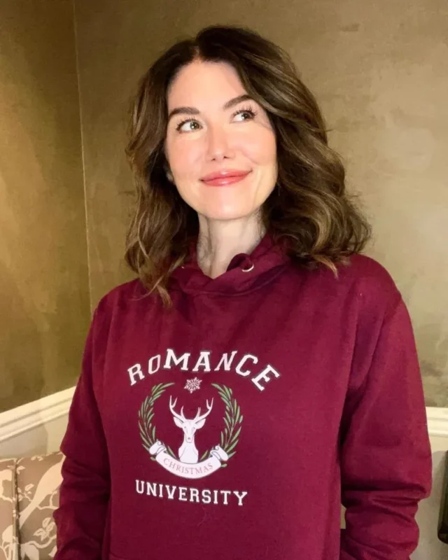 1731523112 828 Jewel Staite measurements bio height weight shoe and bra size.webp