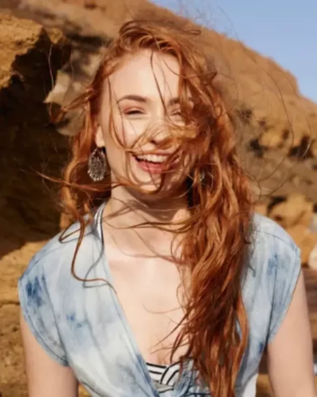 1731546714 686 Sophie Turner measurements bio heightweight shoe and bra size.webp