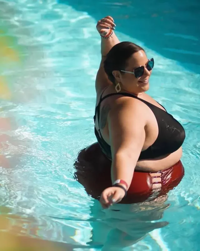 1731552244 554 Whitney Way Thore measurements bio heightweight shoe and bra size.webp