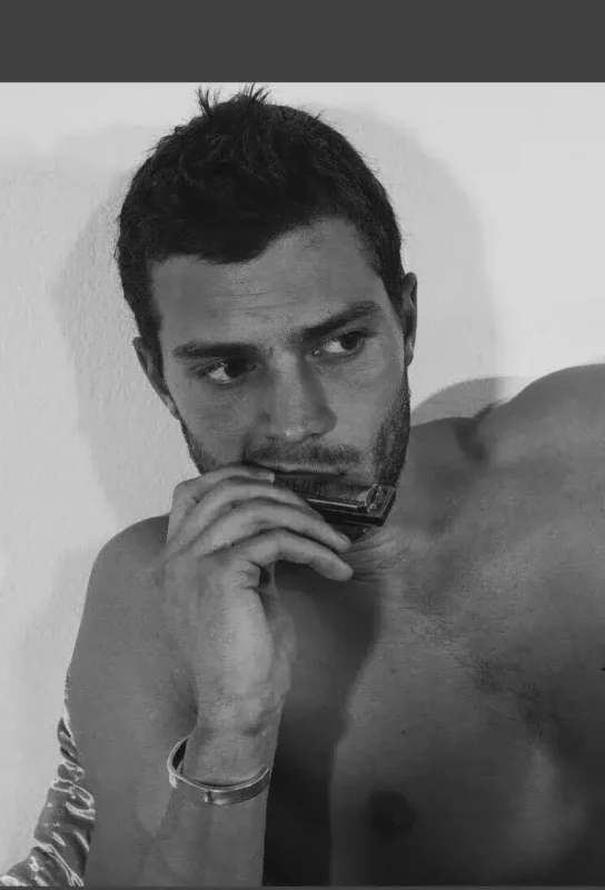 1731553684 49 Jamie Dornan measurements bio heightweight shoe.webp