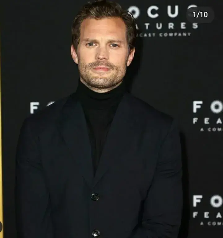 1731553684 965 Jamie Dornan measurements bio heightweight shoe.webp