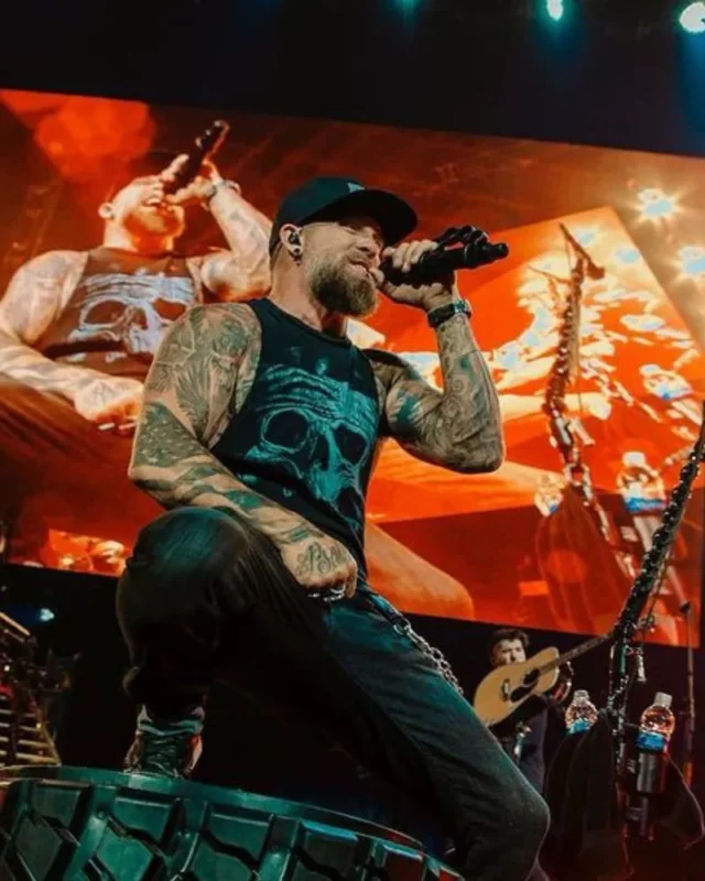 1731555535 562 Brantley Gilbert measurements bio height weight shoe.webp