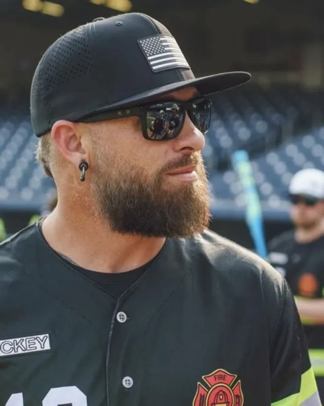 1731555535 811 Brantley Gilbert measurements bio height weight shoe.webp