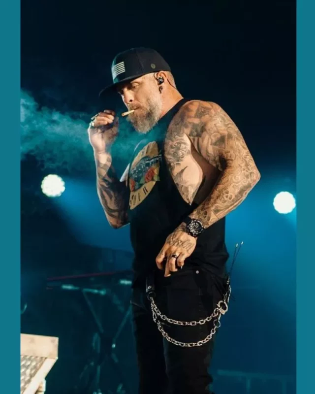 1731555536 207 Brantley Gilbert measurements bio height weight shoe.webp