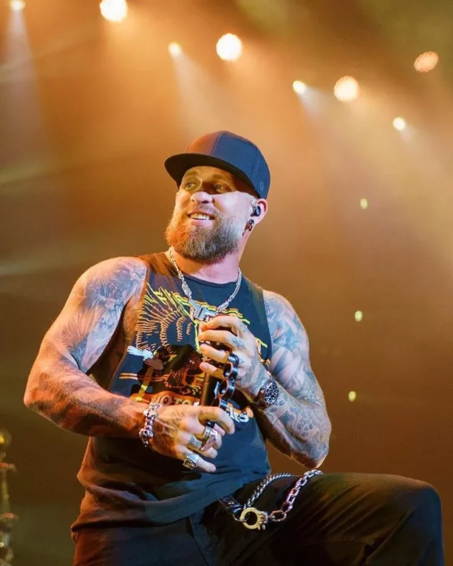 1731555536 532 Brantley Gilbert measurements bio height weight shoe.webp