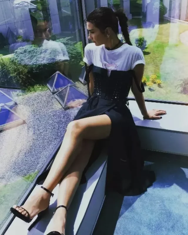 1731557045 111 Tuba Buyukustun measurements bio heightweight shoe and bra size.webp