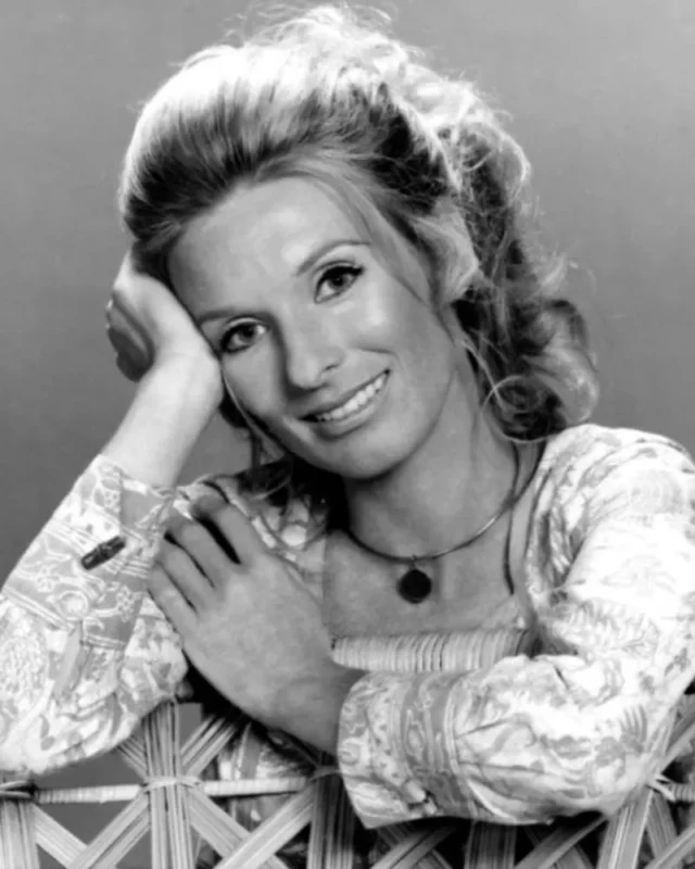 1731597365 520 Cloris Leachman measurements bio height weight shoe and bra size.webp