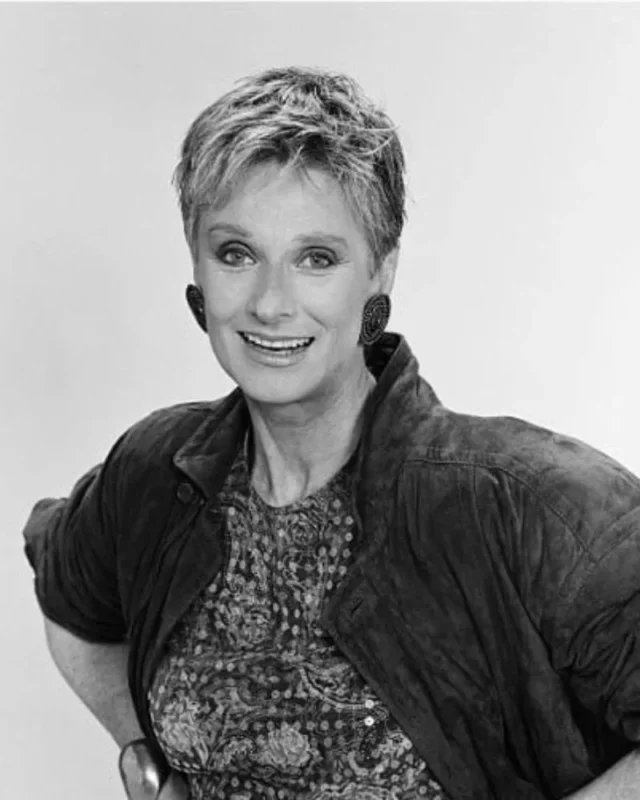 1731597366 157 Cloris Leachman measurements bio height weight shoe and bra size.webp