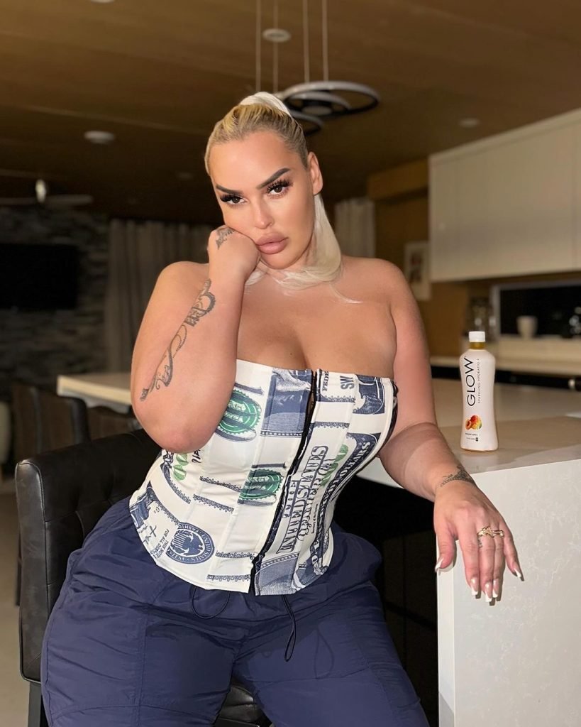 Who is ShoppingbagSara? Age, Height, Career, Net Worth, Bio/Wiki 2024  
