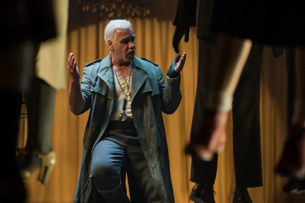 1731601924 288 Till Lindemann measurements bio height weight shoe.webp