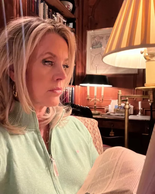1731602332 596 Deborah Norville measurements bio heightweight shoe and bra size.webp