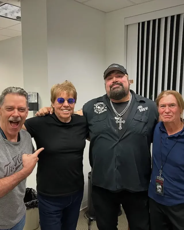 1731603706 104 George Thorogood measurements bio heightweight shoe size.webp