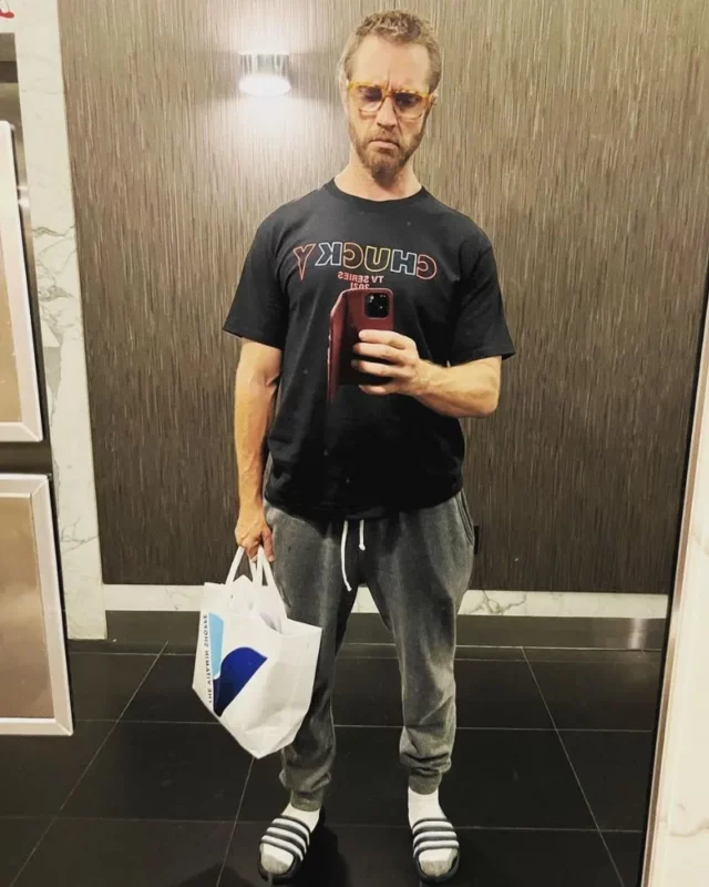1731608414 356 Devon Sawa measurements bio height weight shoe size.webp