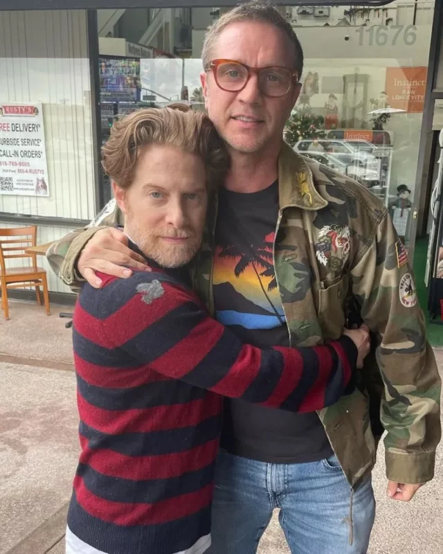 1731608414 889 Devon Sawa measurements bio height weight shoe size.webp