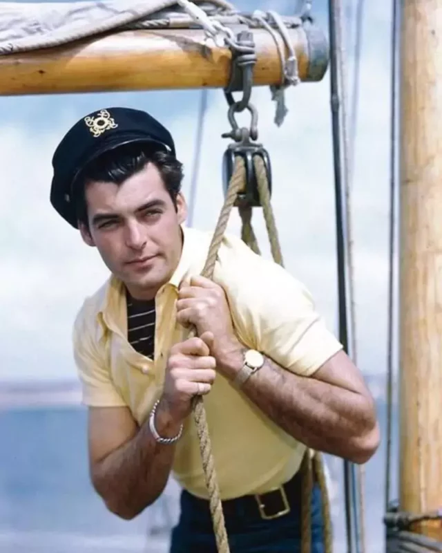 1731615614 373 Rory Calhoun Measurements bio height weight shoe size.webp