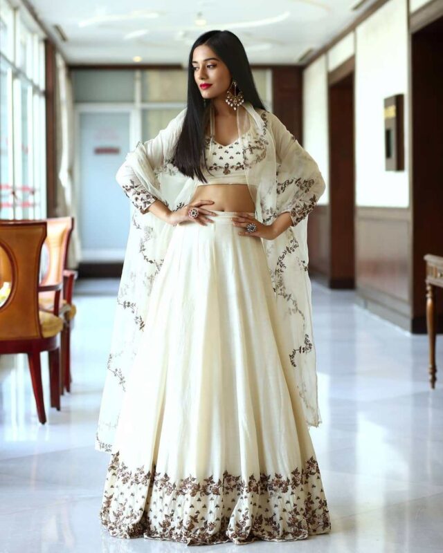 1731616567 289 Amrita Rao measurements bio height weight shoe and bra size