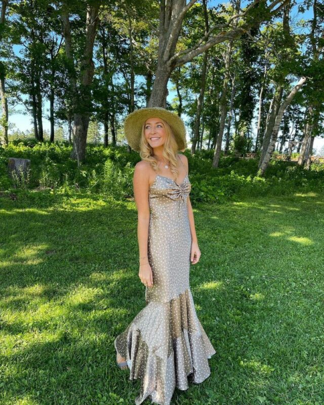 1731619688 746 Jennifer Finnigan measurements bio height weight shoe and bra size