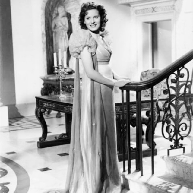 1731647047 73 Maureen Ohara measurements bio height weight shoe and bra size