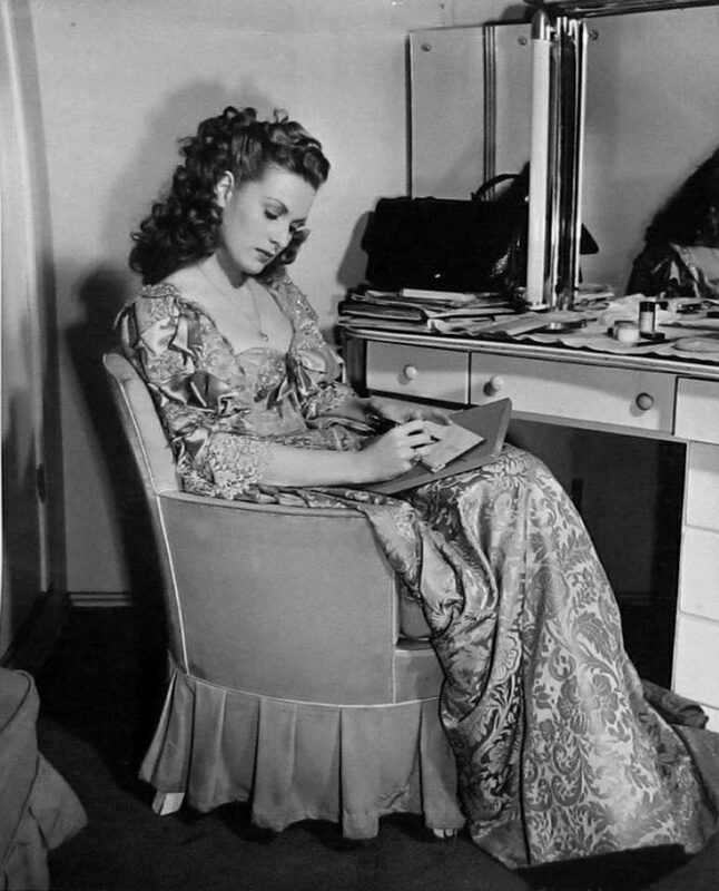 1731647047 898 Maureen Ohara measurements bio height weight shoe and bra size