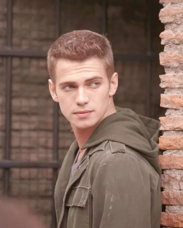 Hayden Christensen measurements bio height weight shoe size.webp