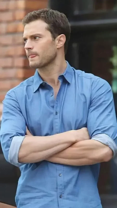 Jamie Dornan measurements bio heightweight shoe.webp