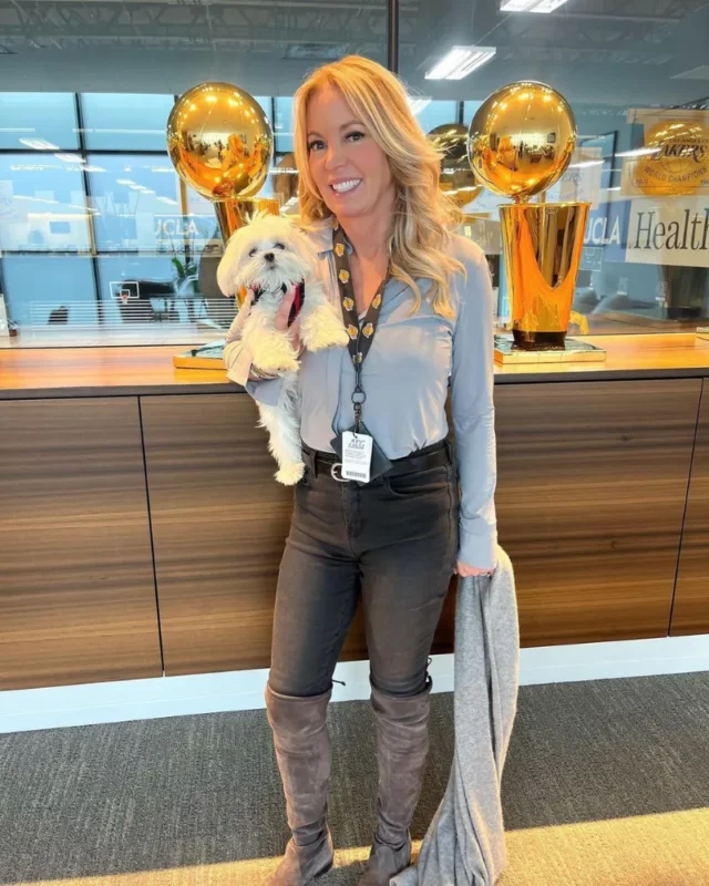 Jeanie Buss measurements bio height weight shoe and bra size.webp