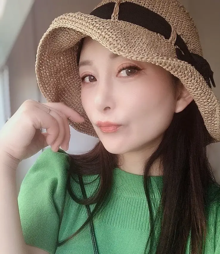 Momoko Isshiki 一色桃子 2.webp