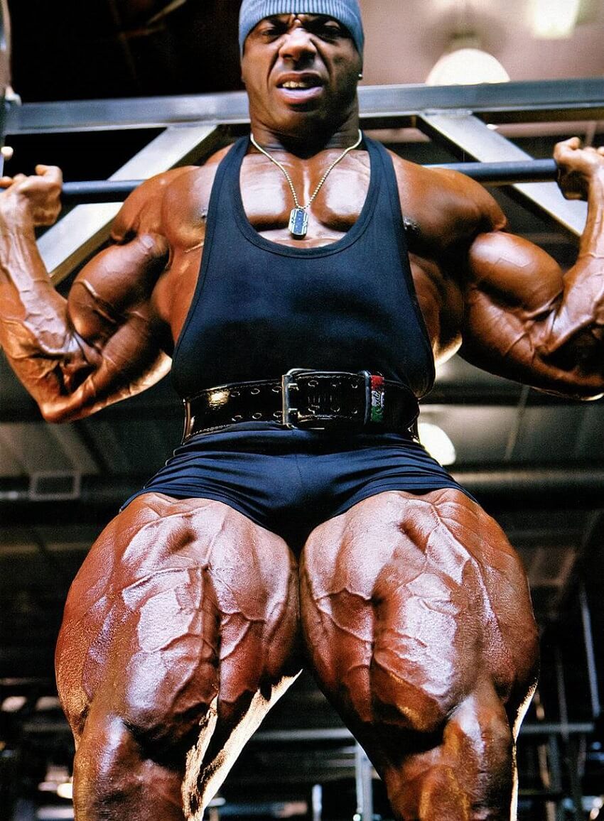 Toney Freeman showcasing his massive and vascular legs in a photo shoot