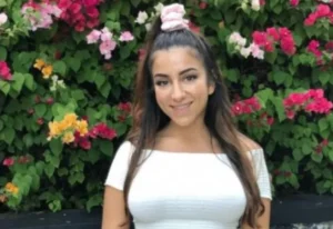 lena the plug height.webp