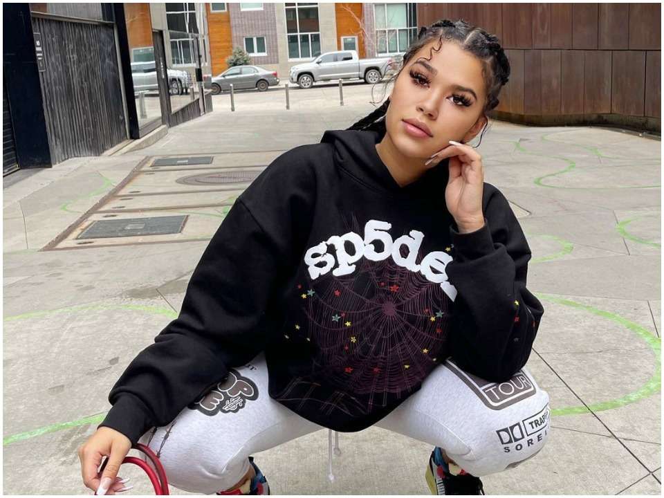 1736410683 177 Mulan Hernandez Biography